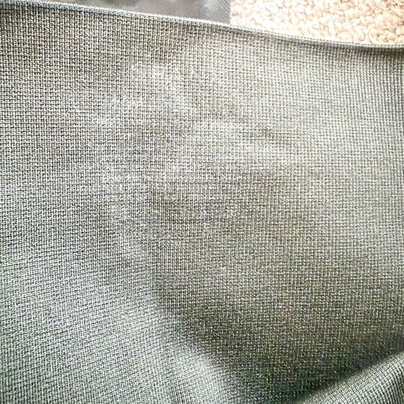 Spanx Look at Me Now Seamless Legging in Green Camo - Size M - Picture 5 of 5